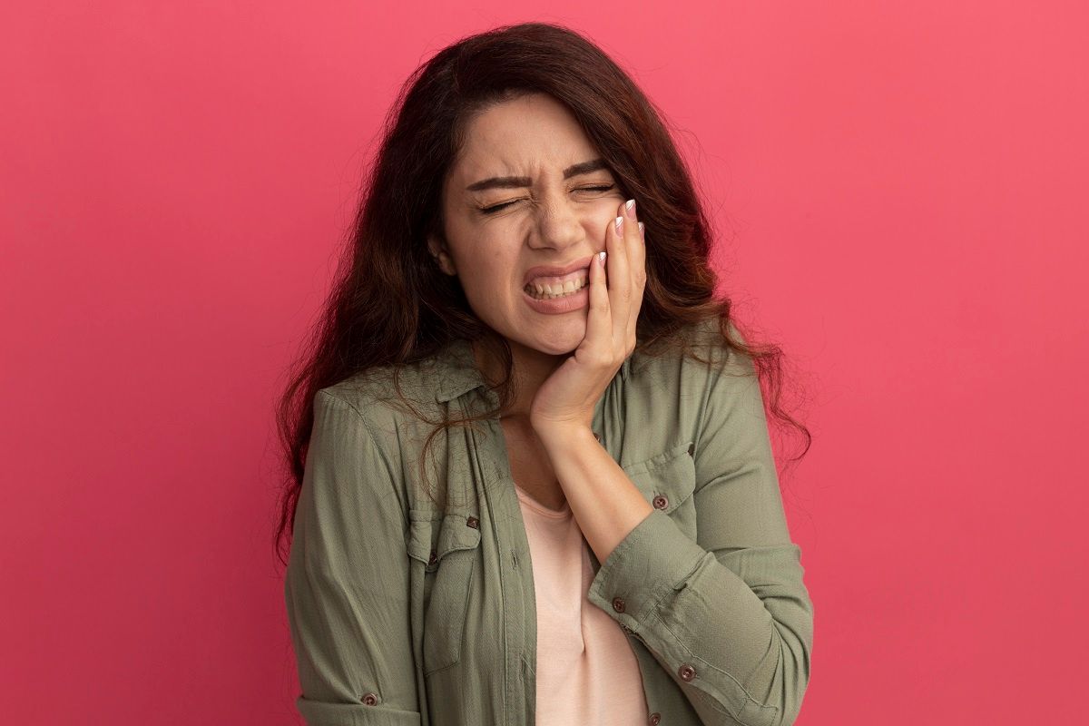Causes of teeth and Gum sensitivity and How to avoid it.